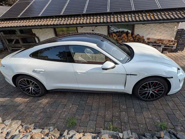 Imagine Porsche Taycan Taycan 4S Performancebatterie Plus