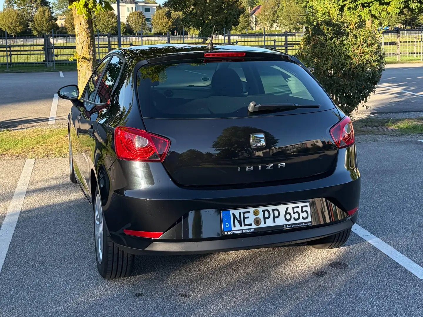 SEAT Ibiza Ibiza Reference 1,4 Reference Schwarz - 2