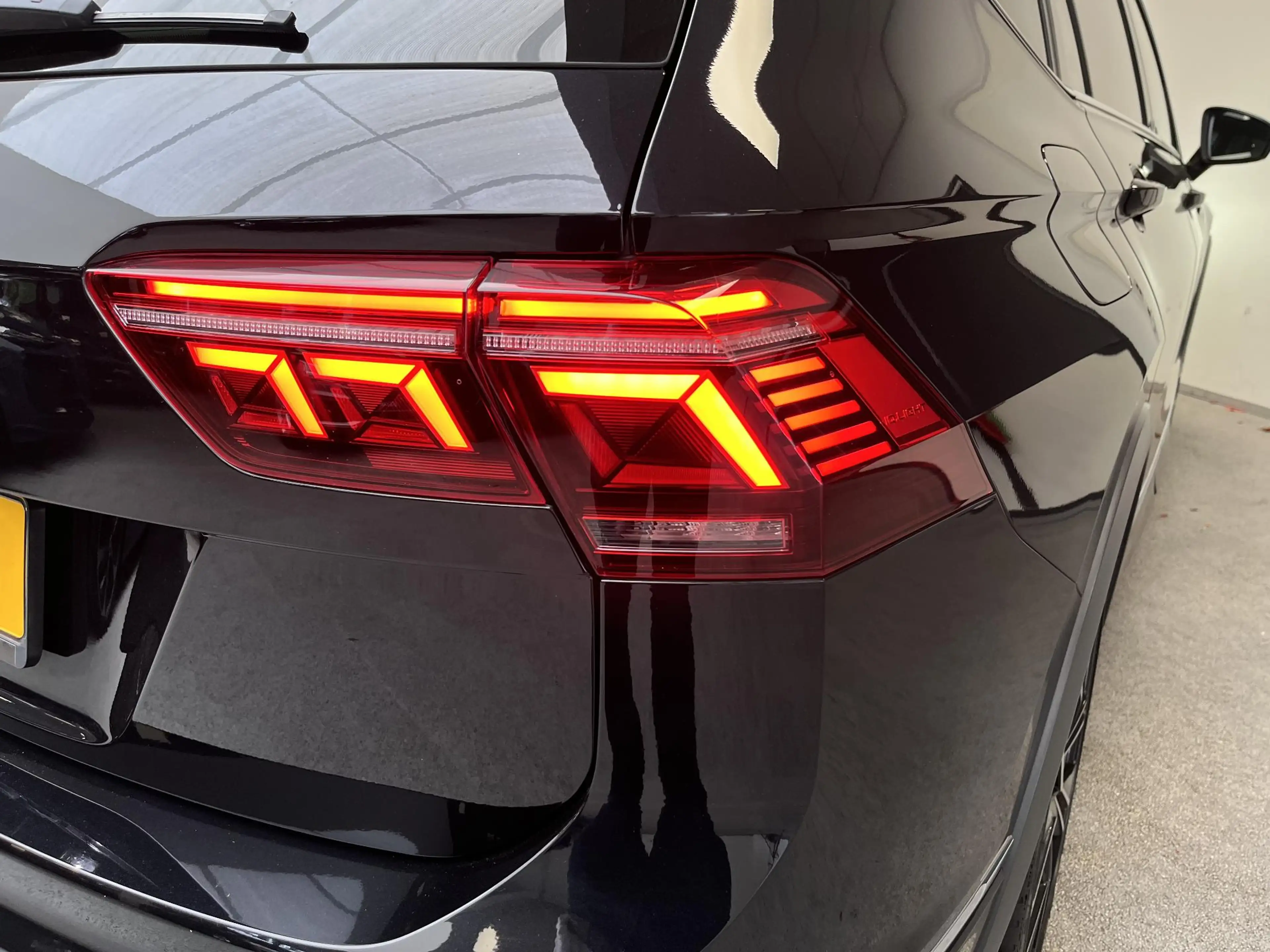 Volkswagen Tiguan Allspace 1.5 TSI R-Line 7p. | PANO | TREKHAAK | IQ LIGHT | — photo 50