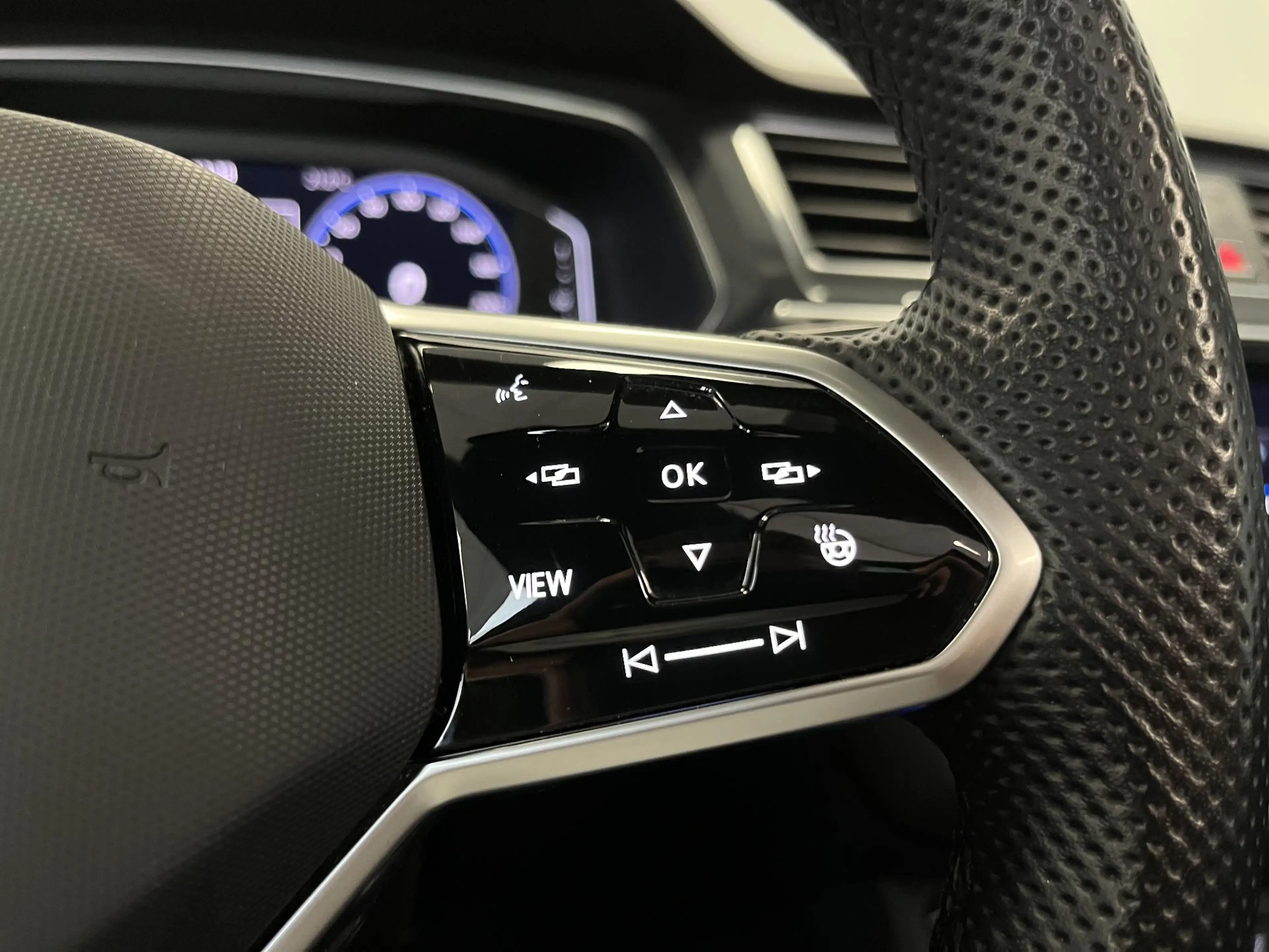 Volkswagen Tiguan Allspace 1.5 TSI R-Line 7p. | PANO | TREKHAAK | IQ LIGHT | — photo 39
