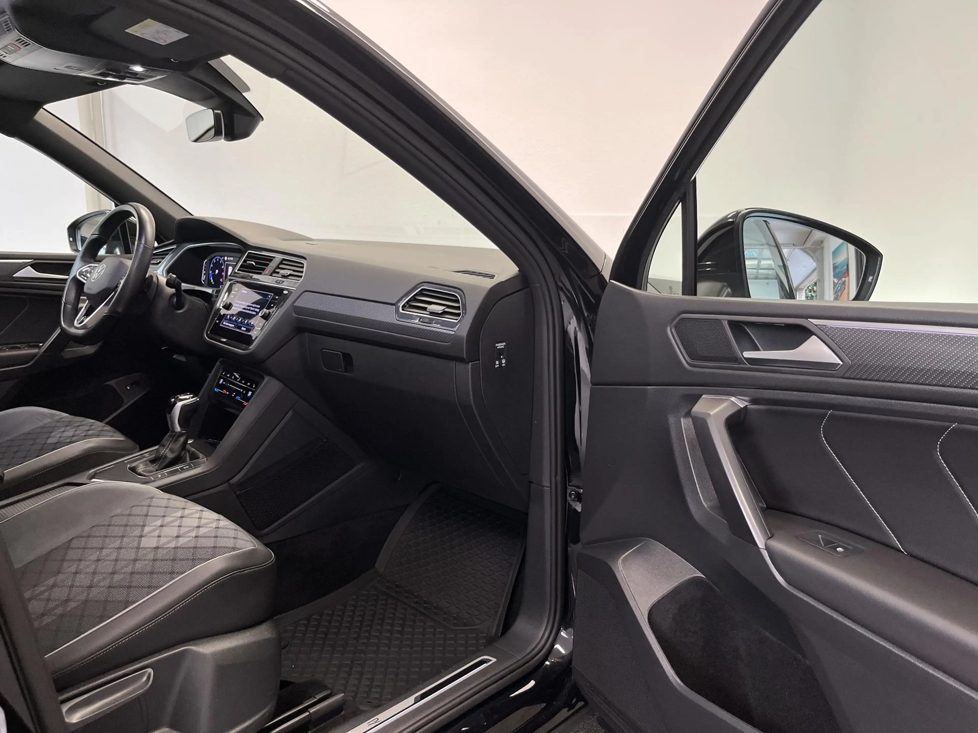 Volkswagen Tiguan Allspace 1.5 TSI R-Line 7p. | PANO | TREKHAAK | IQ LIGHT | — photo 14