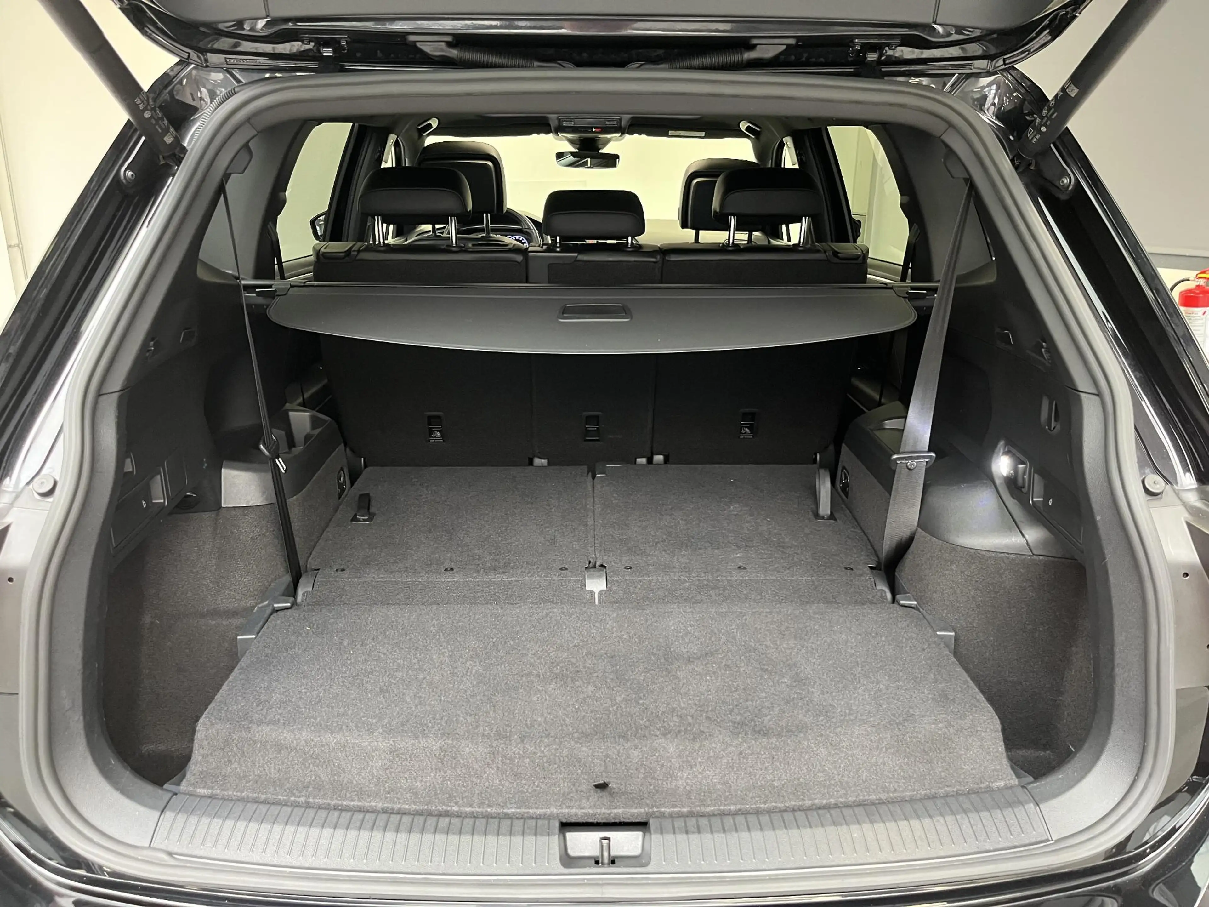 Volkswagen Tiguan Allspace 1.5 TSI R-Line 7p. | PANO | TREKHAAK | IQ LIGHT | — photo 23