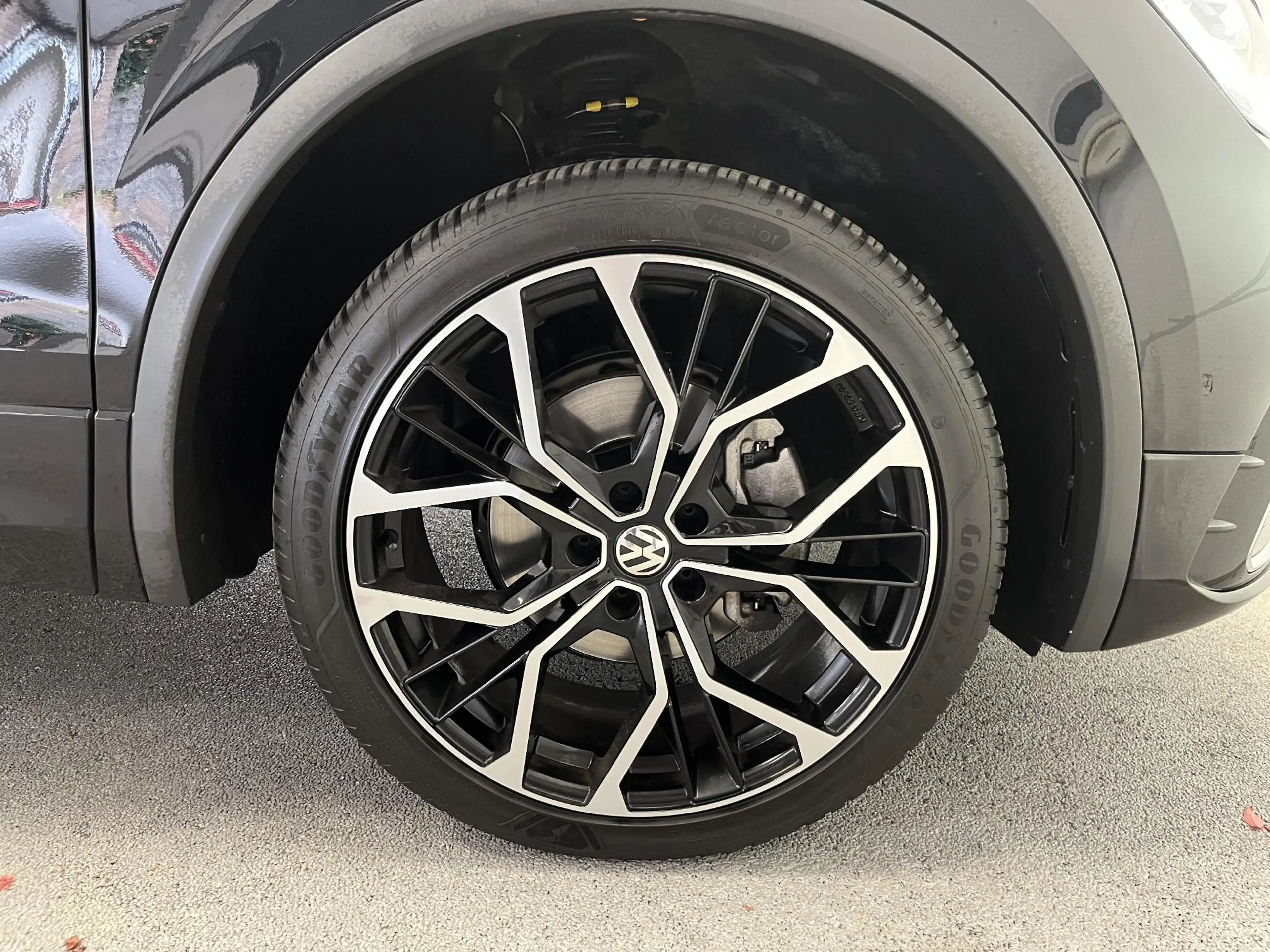 Volkswagen Tiguan Allspace 1.5 TSI R-Line 7p. | PANO | TREKHAAK | IQ LIGHT | — photo 13