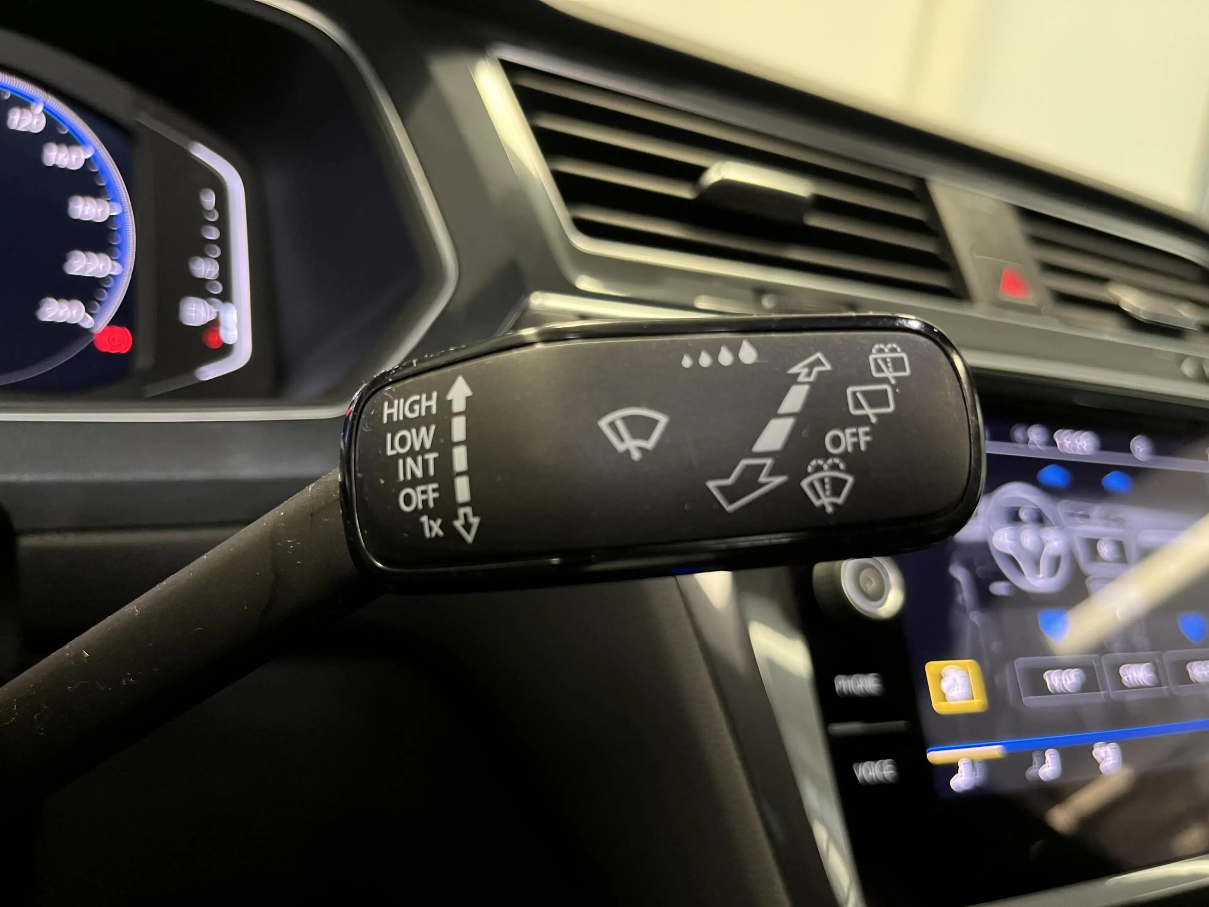 Volkswagen Tiguan Allspace 1.5 TSI R-Line 7p. | PANO | TREKHAAK | IQ LIGHT | — photo 41
