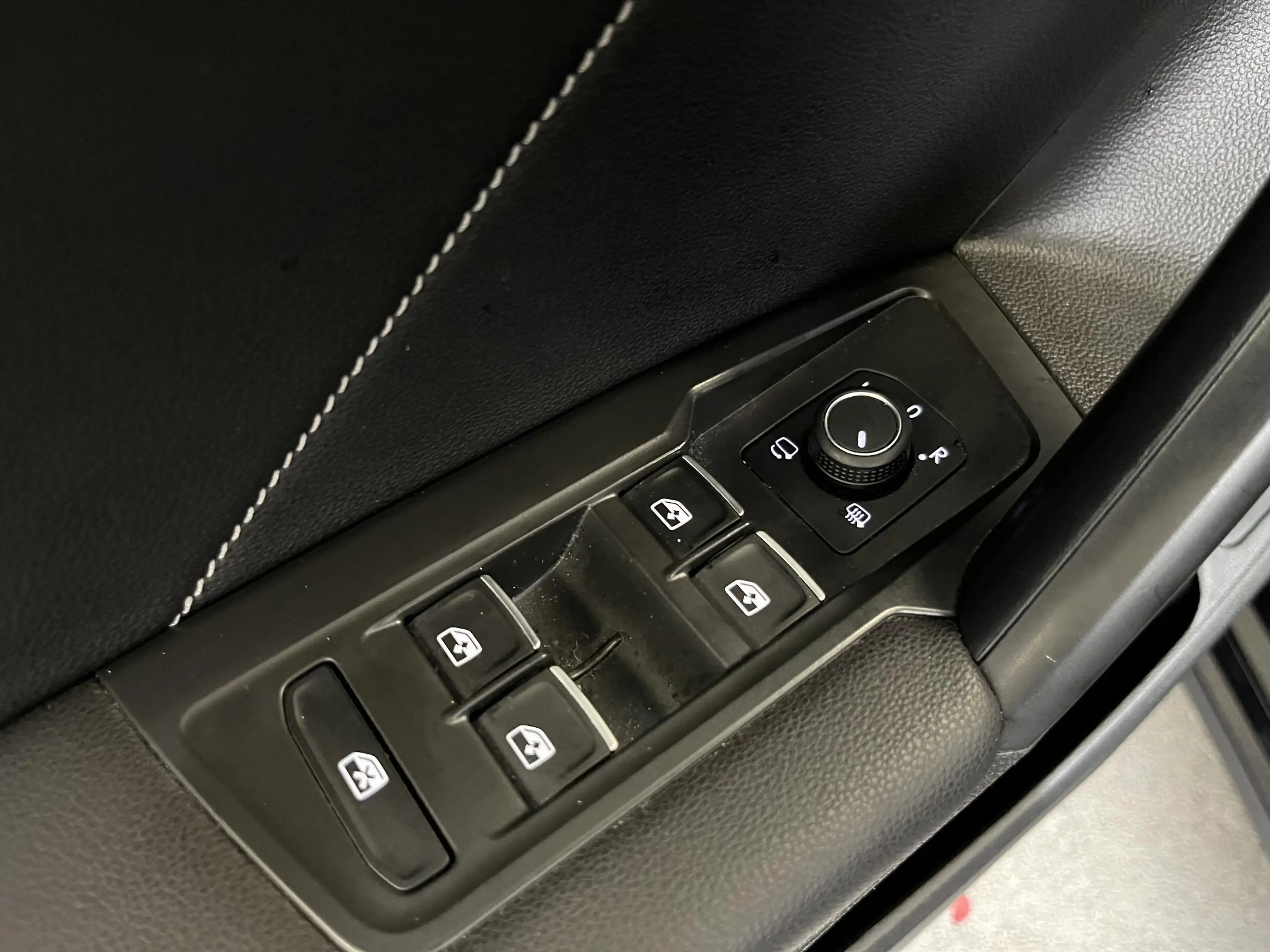 Volkswagen Tiguan Allspace 1.5 TSI R-Line 7p. | PANO | TREKHAAK | IQ LIGHT | — photo 44