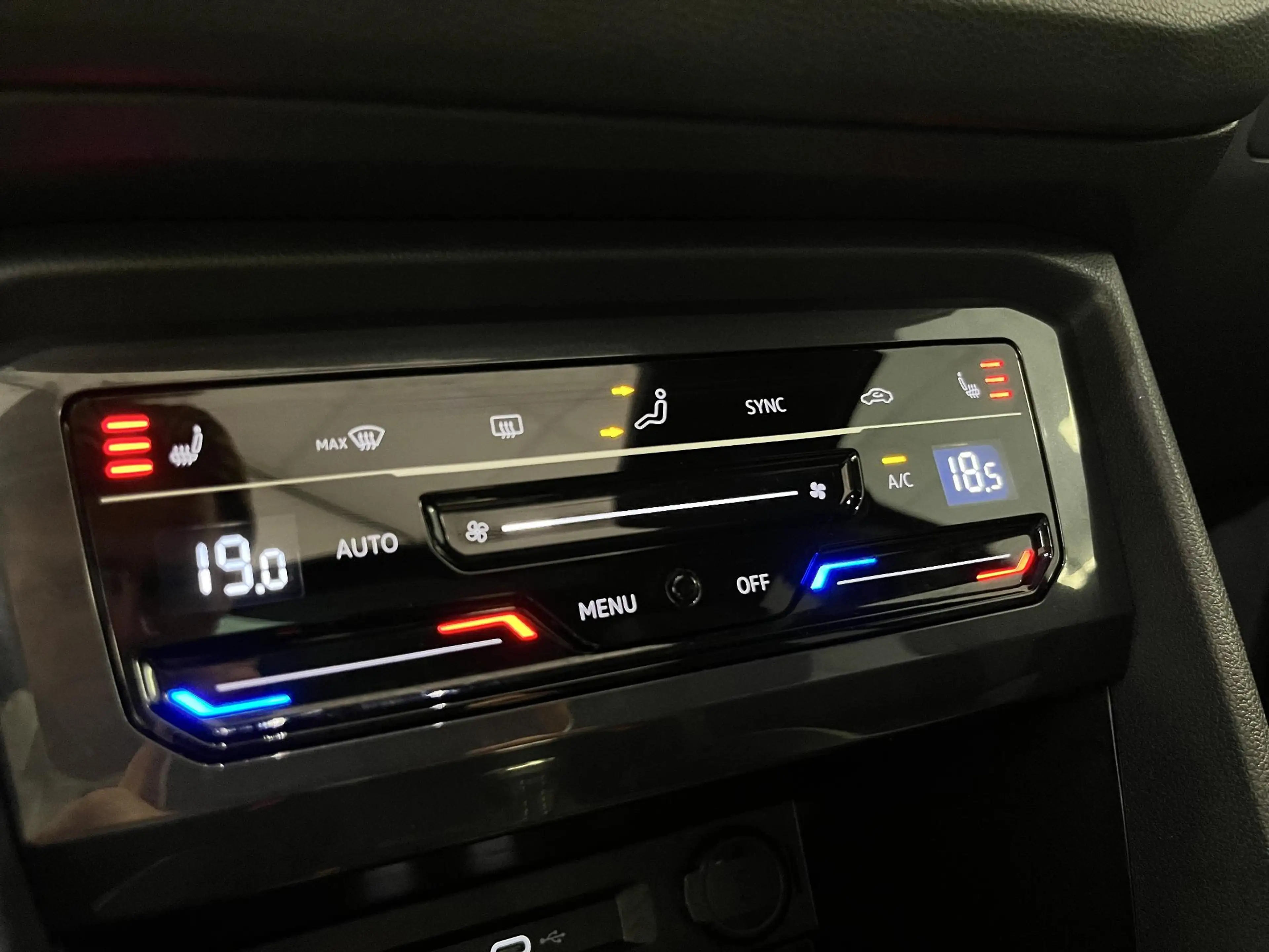 Volkswagen Tiguan Allspace 1.5 TSI R-Line 7p. | PANO | TREKHAAK | IQ LIGHT | — photo 42
