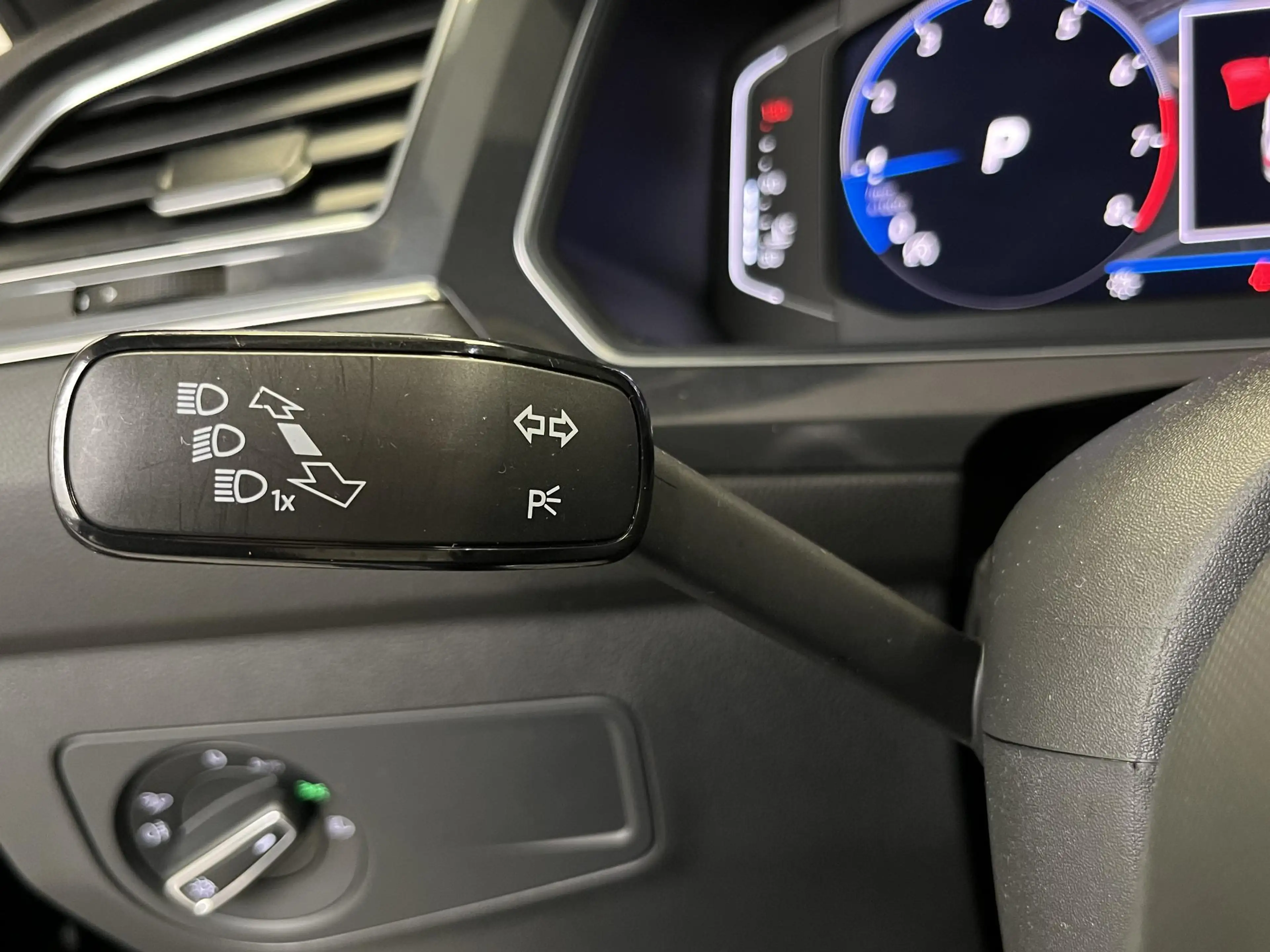 Volkswagen Tiguan Allspace 1.5 TSI R-Line 7p. | PANO | TREKHAAK | IQ LIGHT | — photo 40