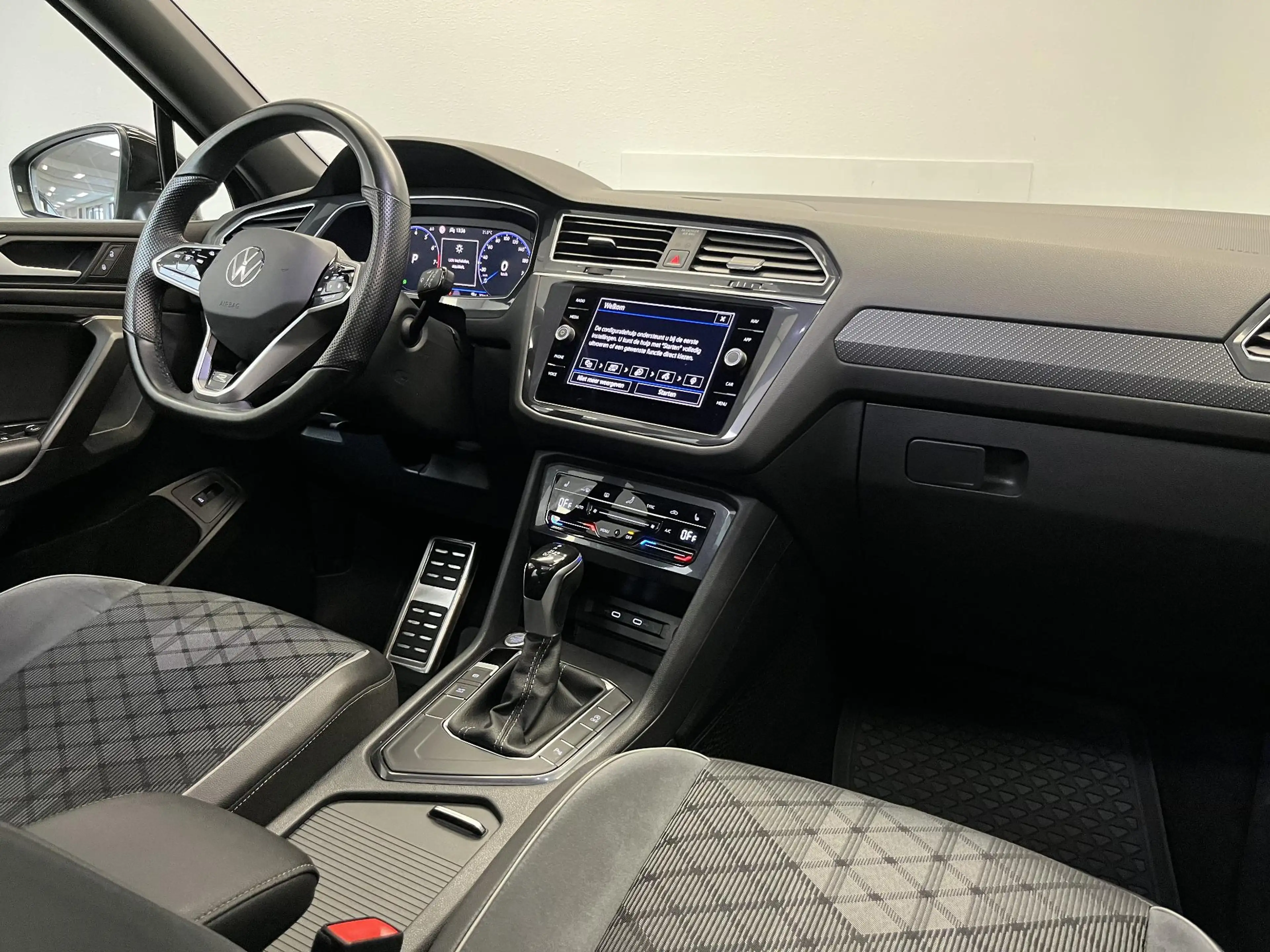 Volkswagen Tiguan Allspace 1.5 TSI R-Line 7p. | PANO | TREKHAAK | IQ LIGHT | — photo 15