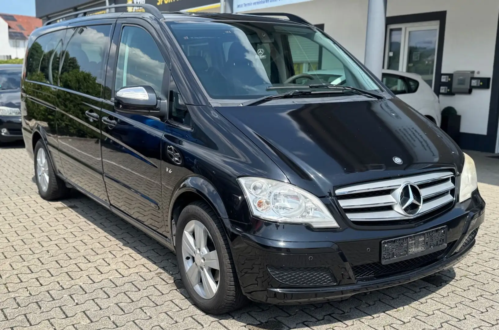 Mercedes-Benz Viano 3.5 Benzin extralang*Panoramachdach*TOP Noir - 2