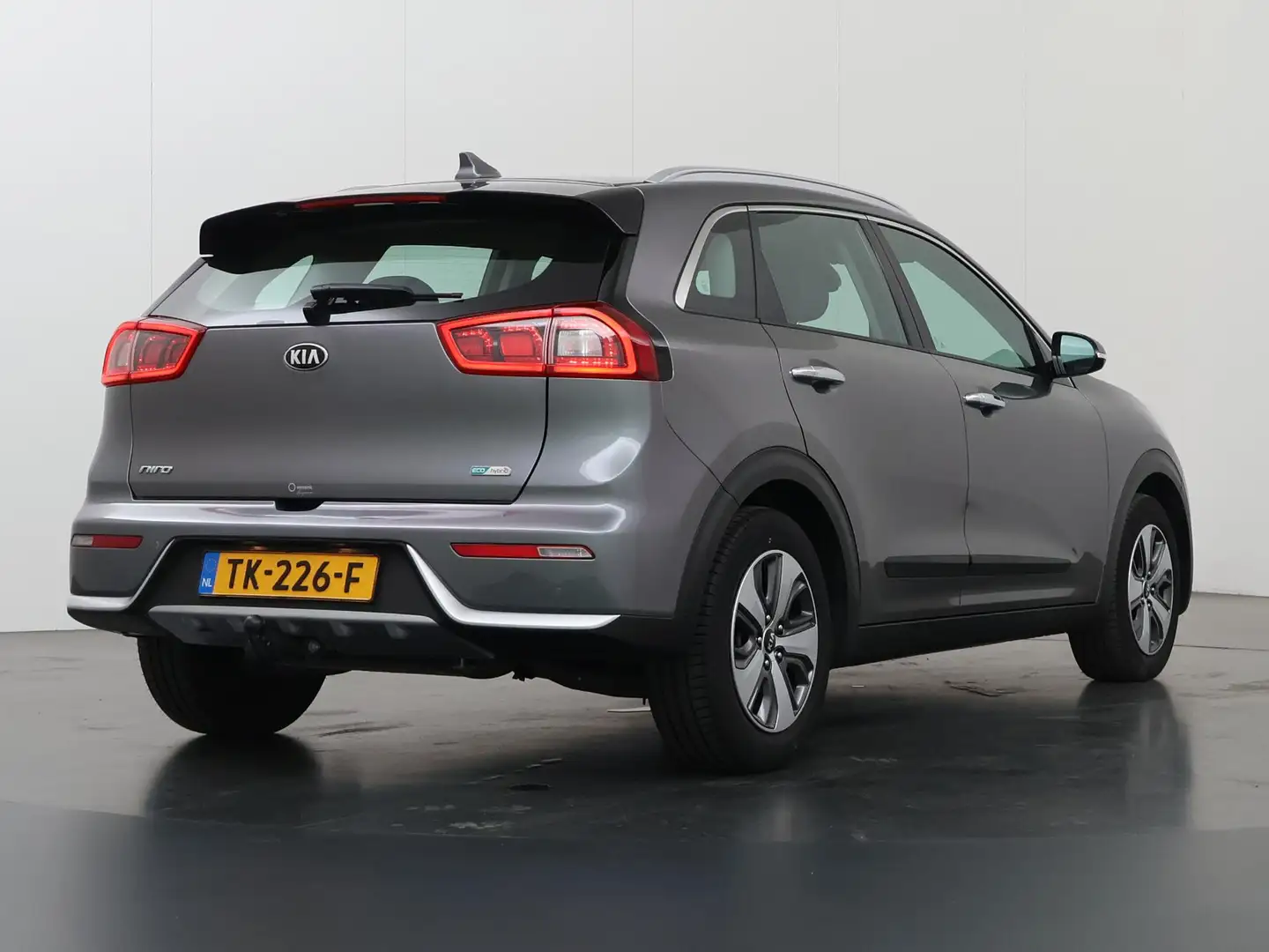 Kia Niro 1.6 GDi Hybrid DynamicLine | Trekhaak | Navigatie Grijs - 2