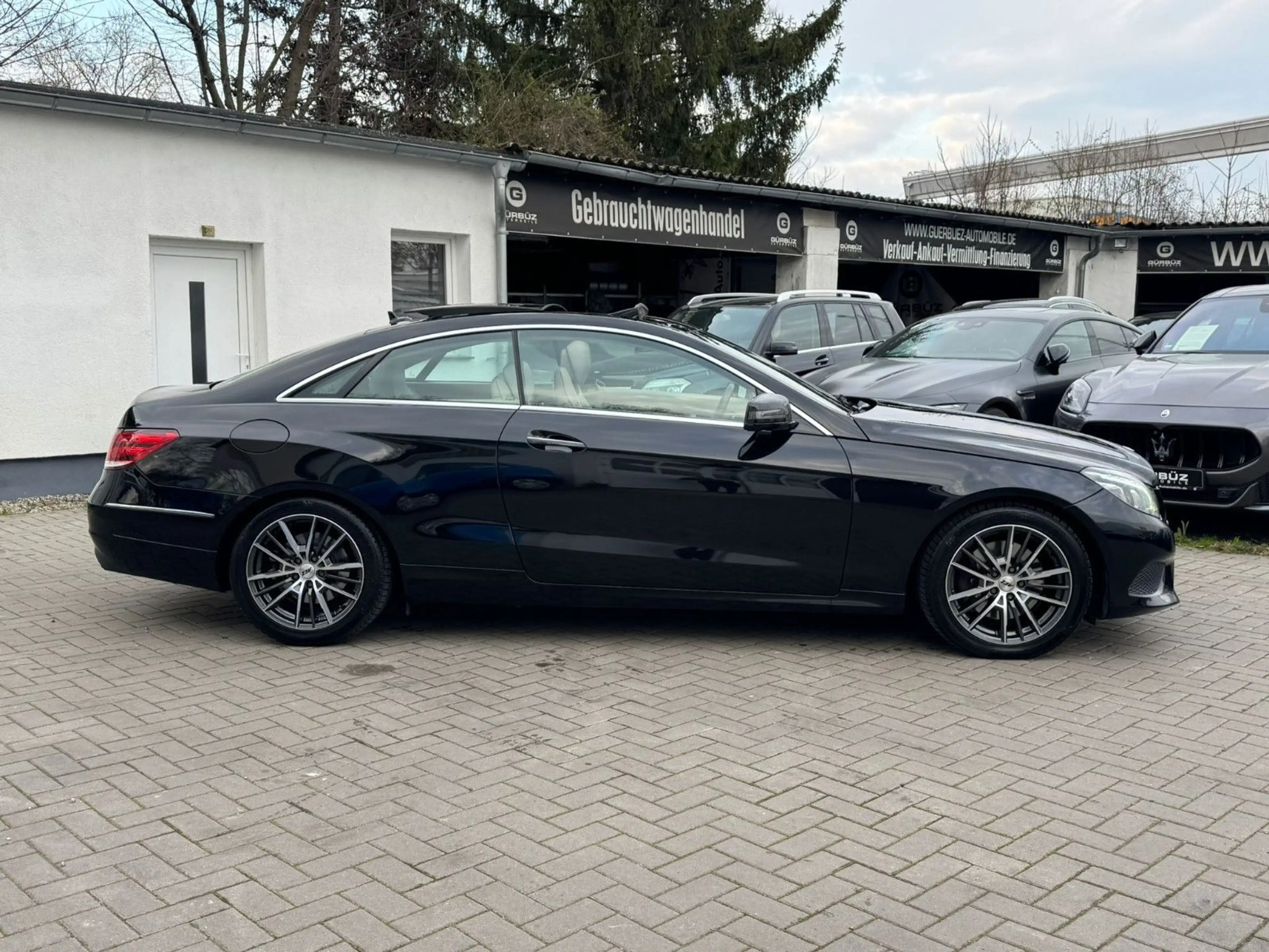 Mercedes-Benz E 350 Coupe 4Matic*Pano*HarmanKard*KAmera*LED — photo 10