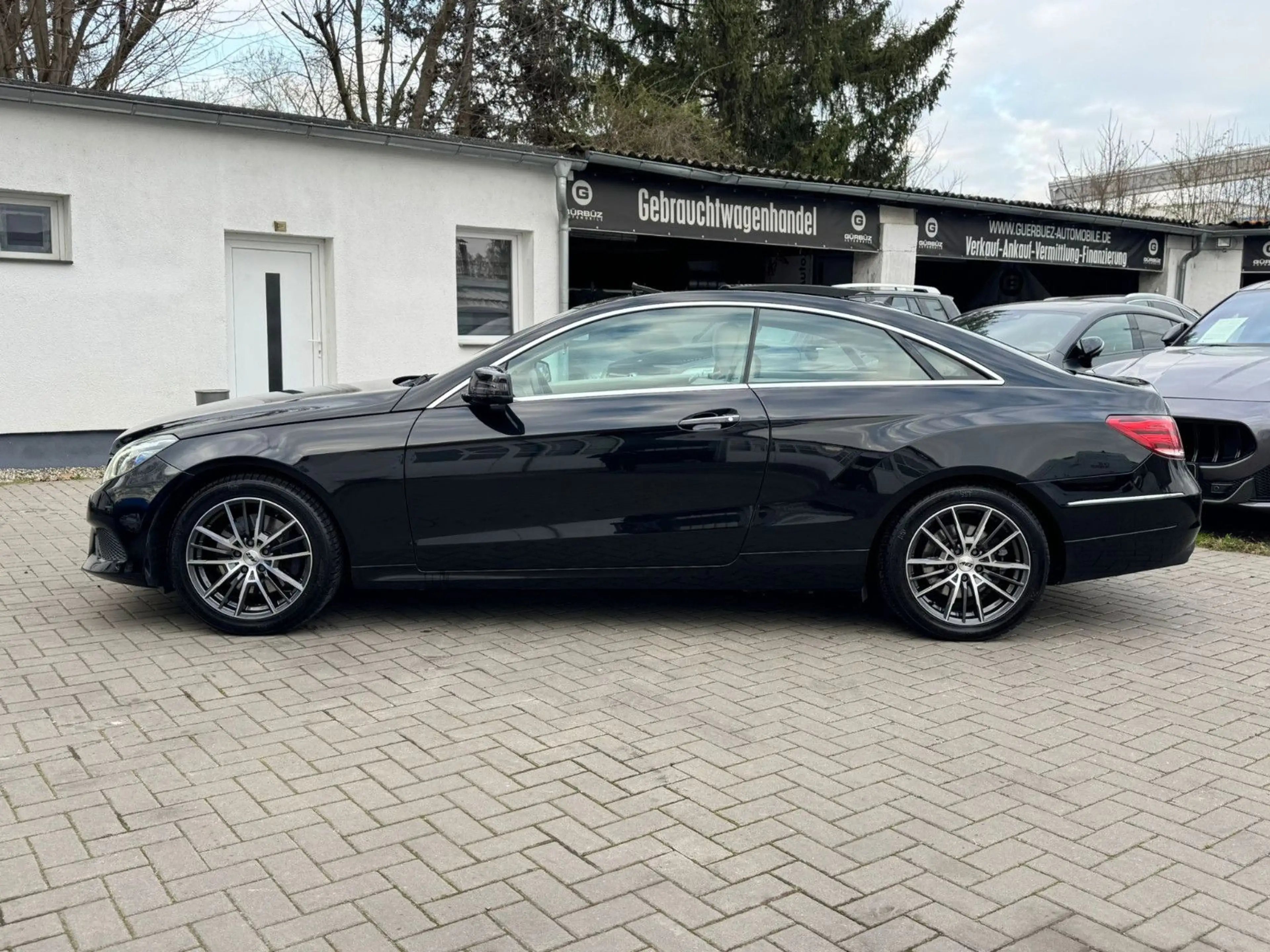 Mercedes-Benz E 350 Coupe 4Matic*Pano*HarmanKard*KAmera*LED — photo 8