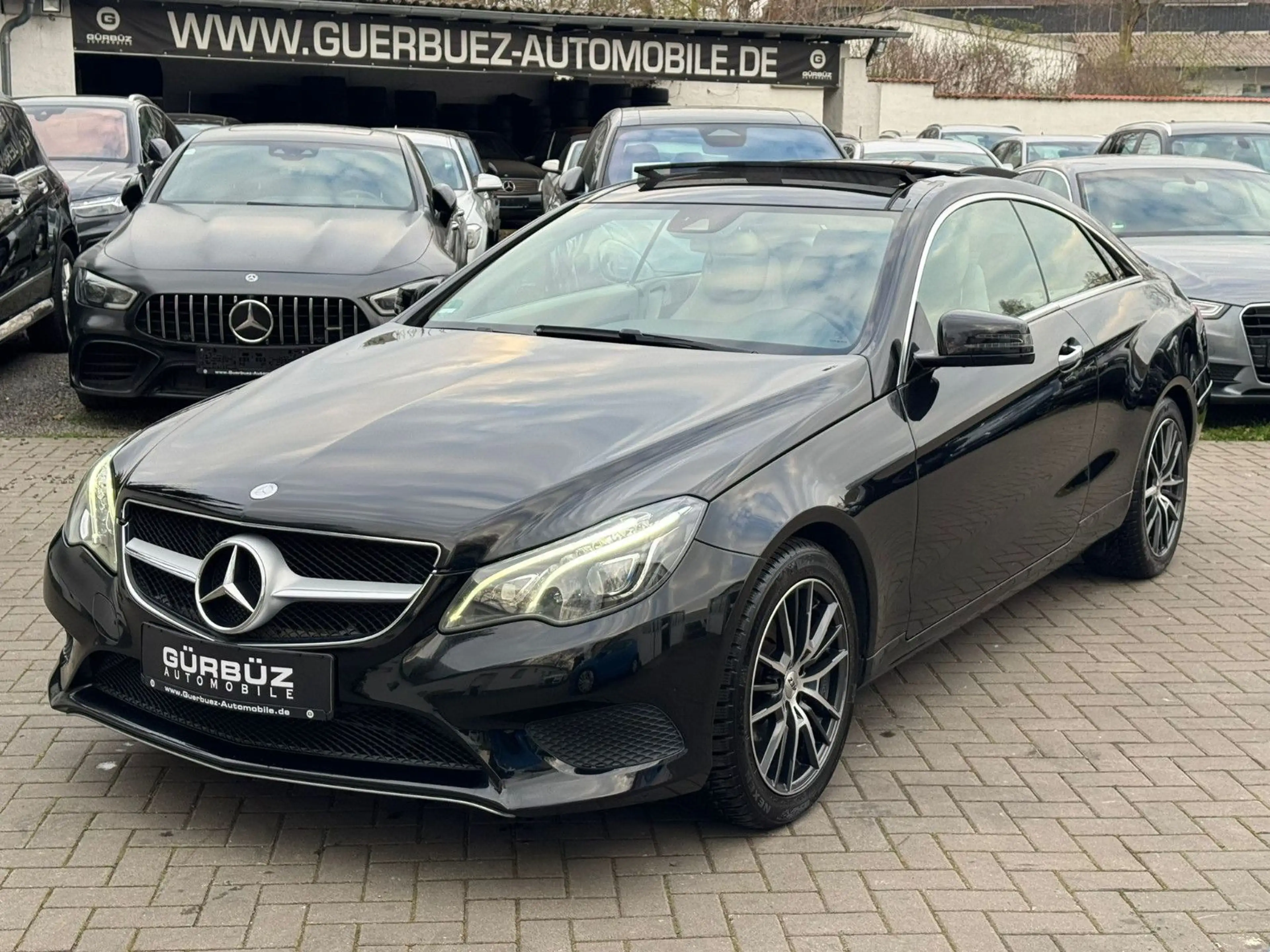 Mercedes-Benz E 350 Coupe 4Matic*Pano*HarmanKard*KAmera*LED — photo 3