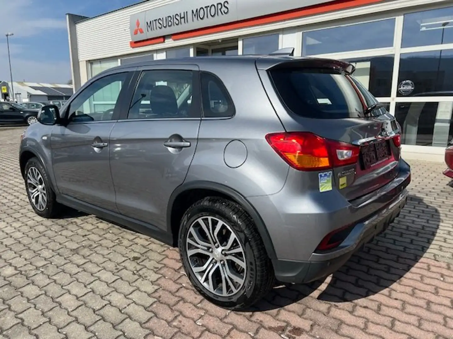Mitsubishi ASX 1,6 MIVEC Inform Plus Grau - 2