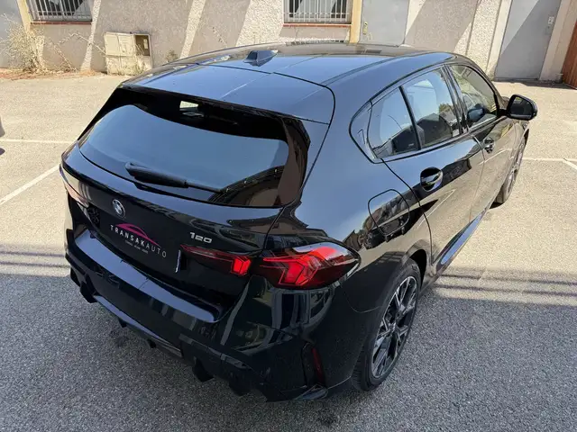 BMW 1 Series view 5