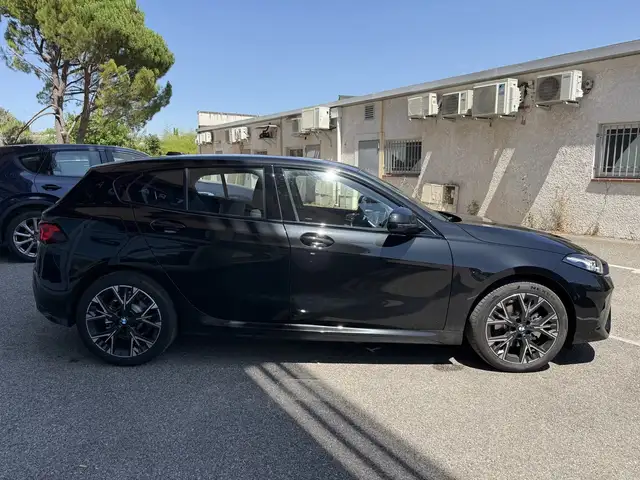BMW 1 Series view 4