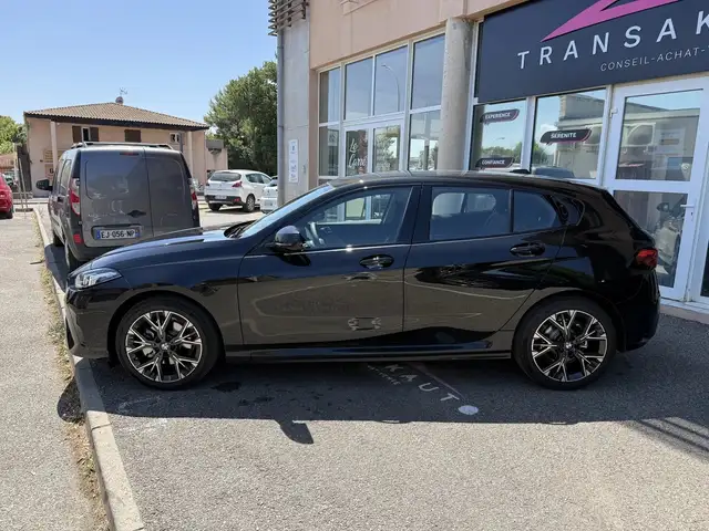 BMW 1 Series view 8