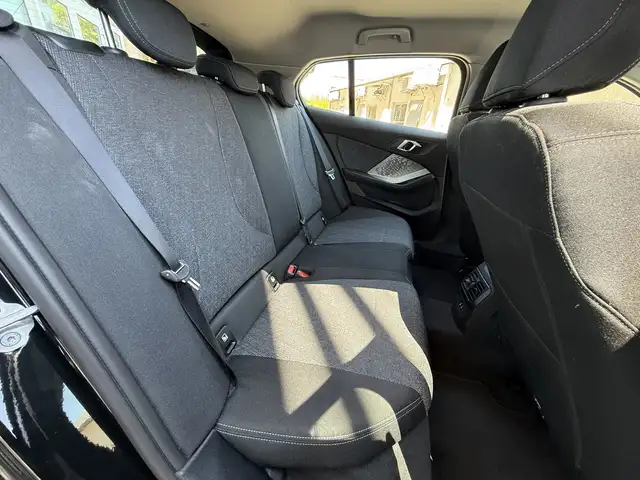 BMW 1 Series view 14