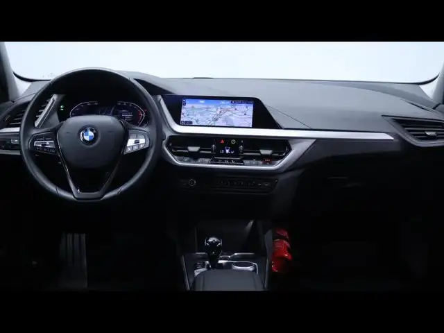 BMW 1 Series view 15