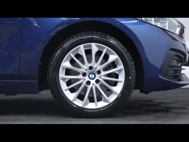 BMW 1 Series view 10