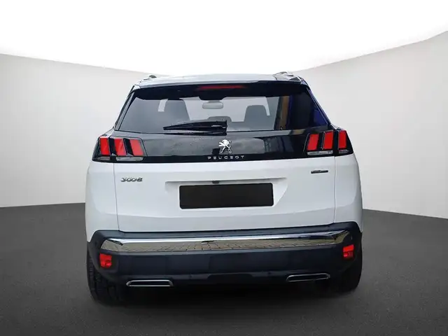 Peugeot 3008 view 3