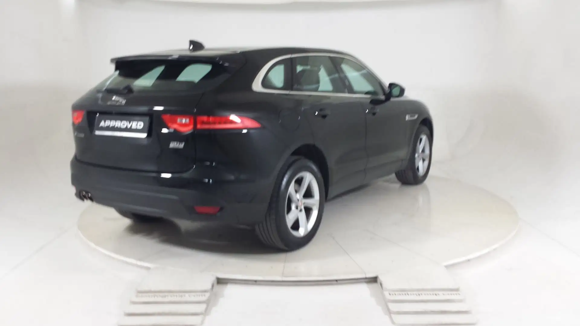 Jaguar F-Pace 2015 Diesel 2.0d i4 R-Sport awd 180cv auto my20 Noir - 2
