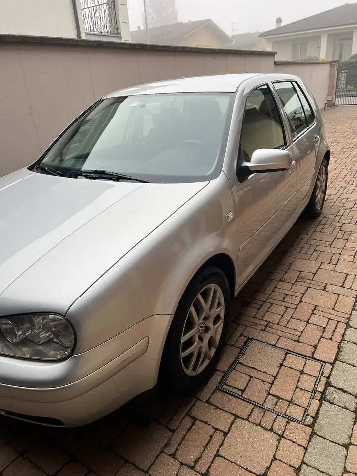 Volkswagen Golf IV 1997 3p 1.9 tdi Highline 130cv tiptronic, foto 3