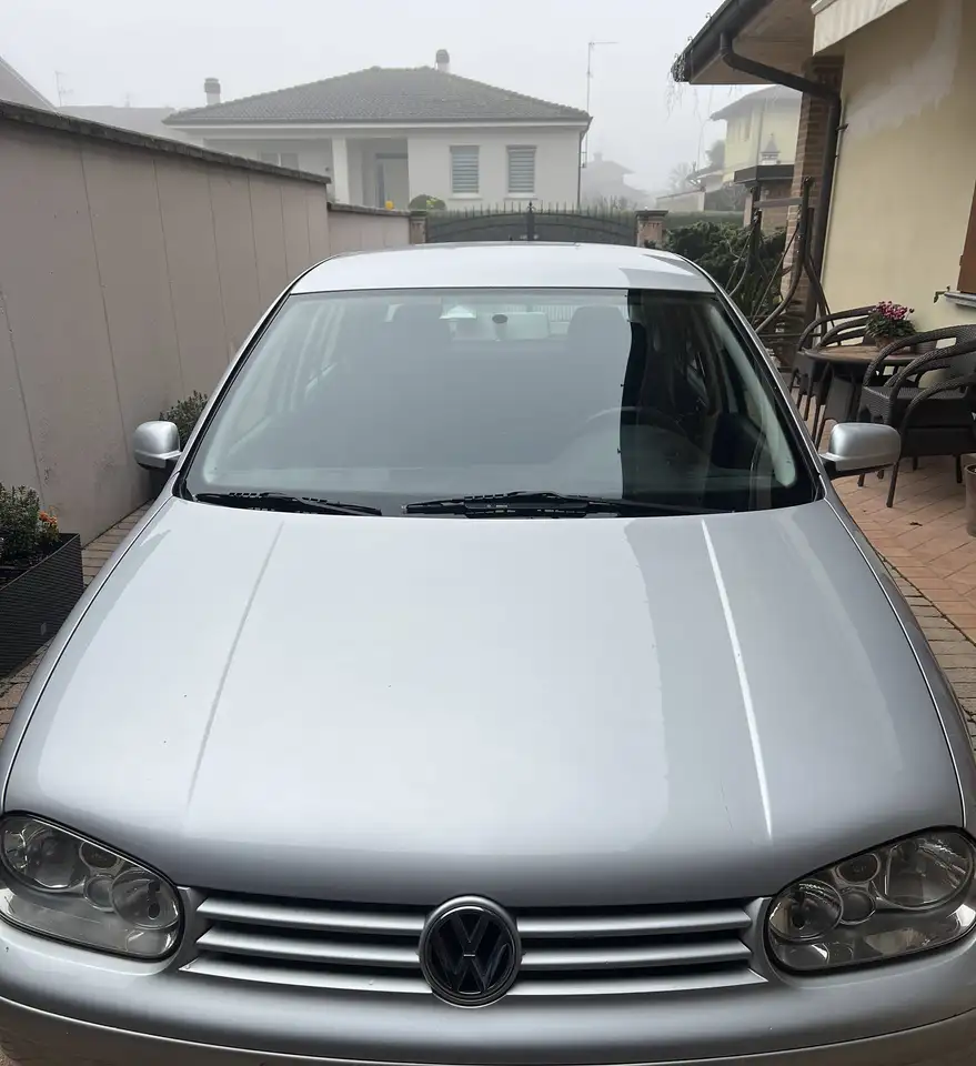 Volkswagen Golf IV 1997 3p 1.9 tdi Highline 130cv tiptronic, foto 1