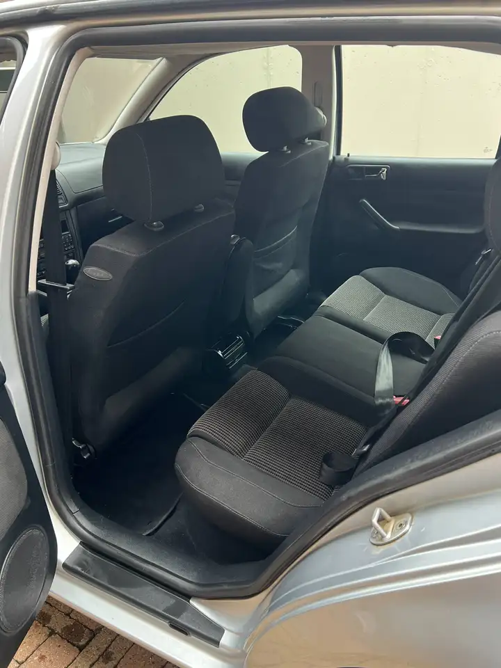 Volkswagen Golf IV 1997 3p 1.9 tdi Highline 130cv tiptronic, foto 7