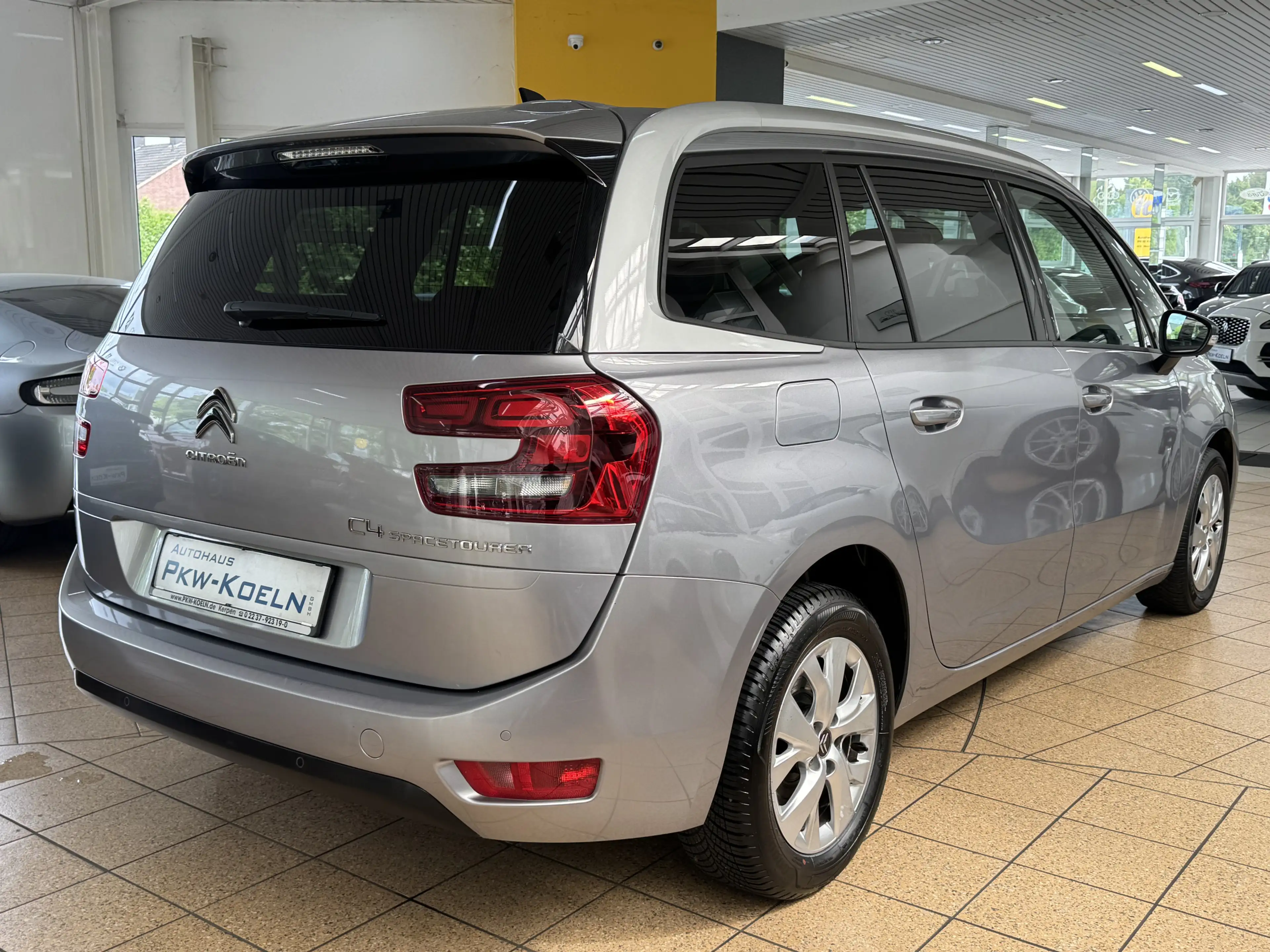 Citroen C4 SpaceTourer 1.2 PureTech — photo 2