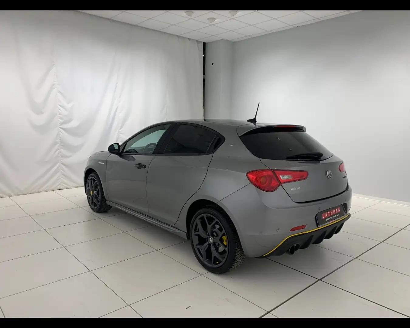 Alfa Romeo Giulietta 1.4 Turbo Sport siva - 2