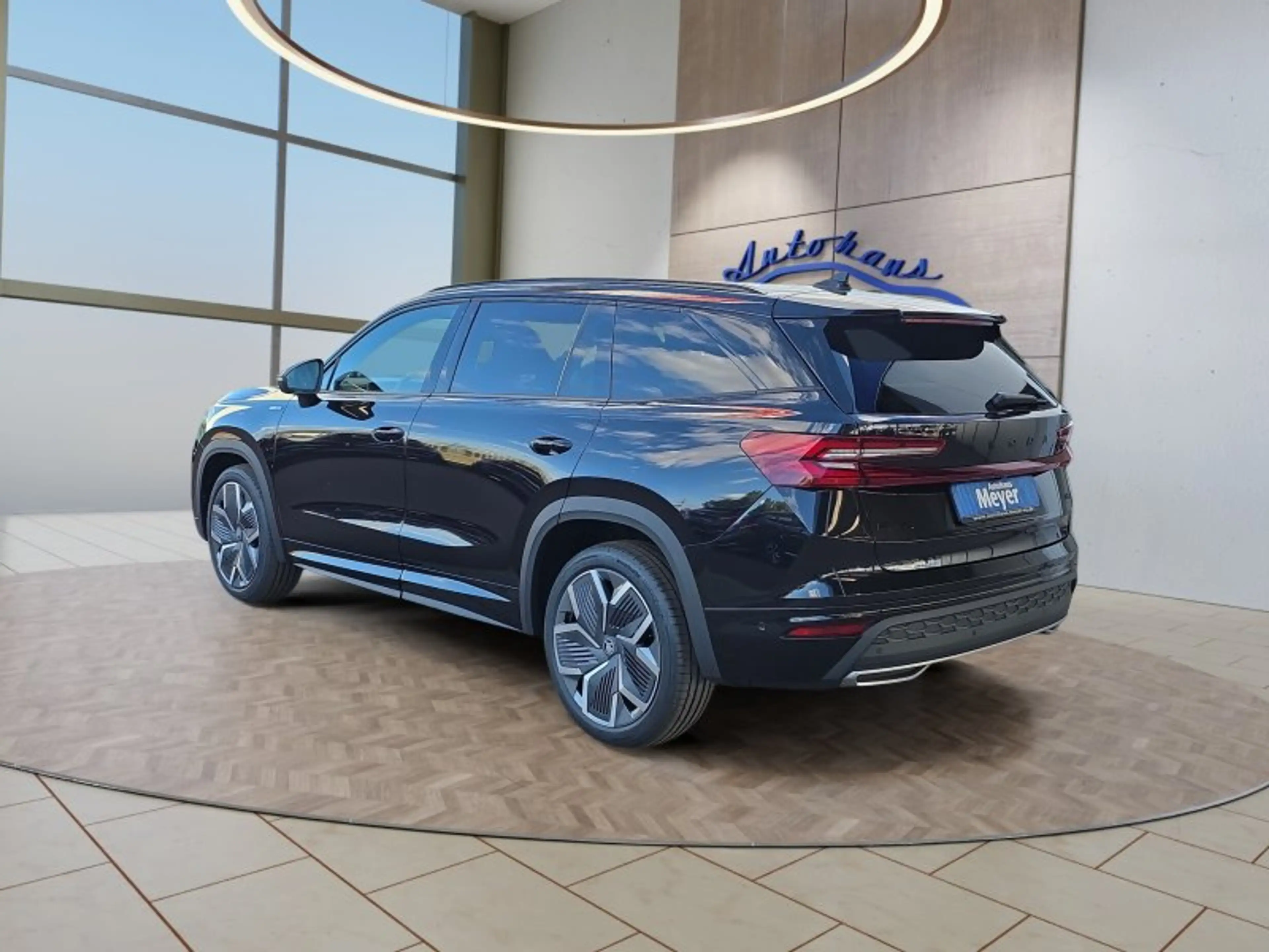 Skoda Kodiaq Sportline 2,0TSI DSG 4x4 aAHK/7-Sitzer/Pano/Matrix — photo 3