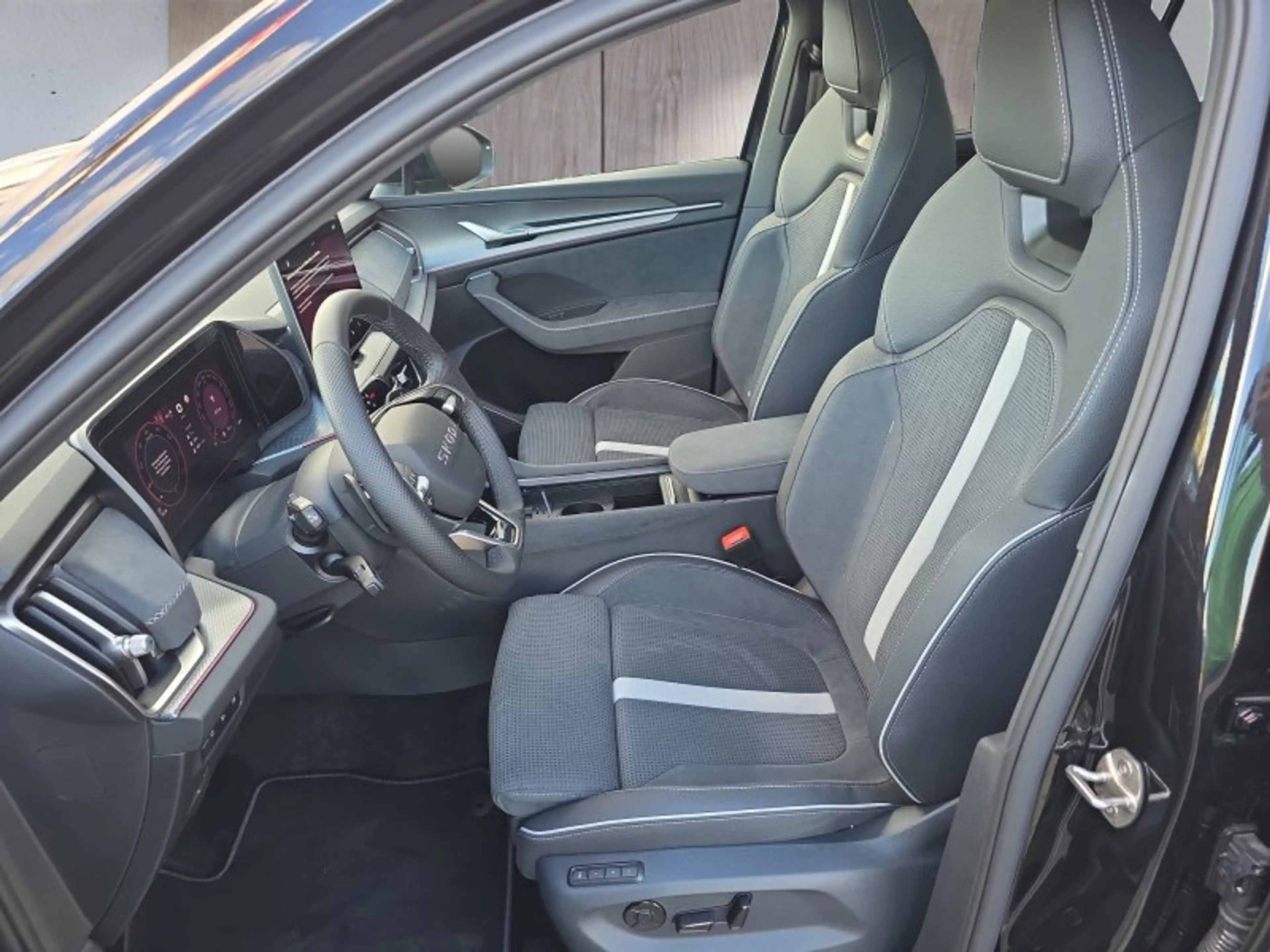 Skoda Kodiaq Sportline 2,0TSI DSG 4x4 aAHK/7-Sitzer/Pano/Matrix — photo 9