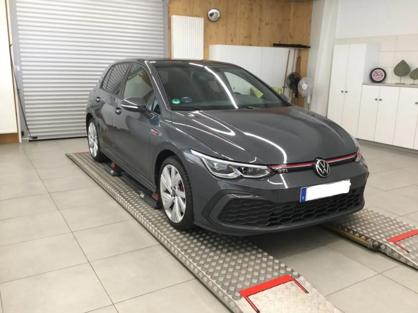 Volkswagen Golf VIII GTI 2.0 TSI AHK-klappbar El. Panodach Navi Di Grau - 2