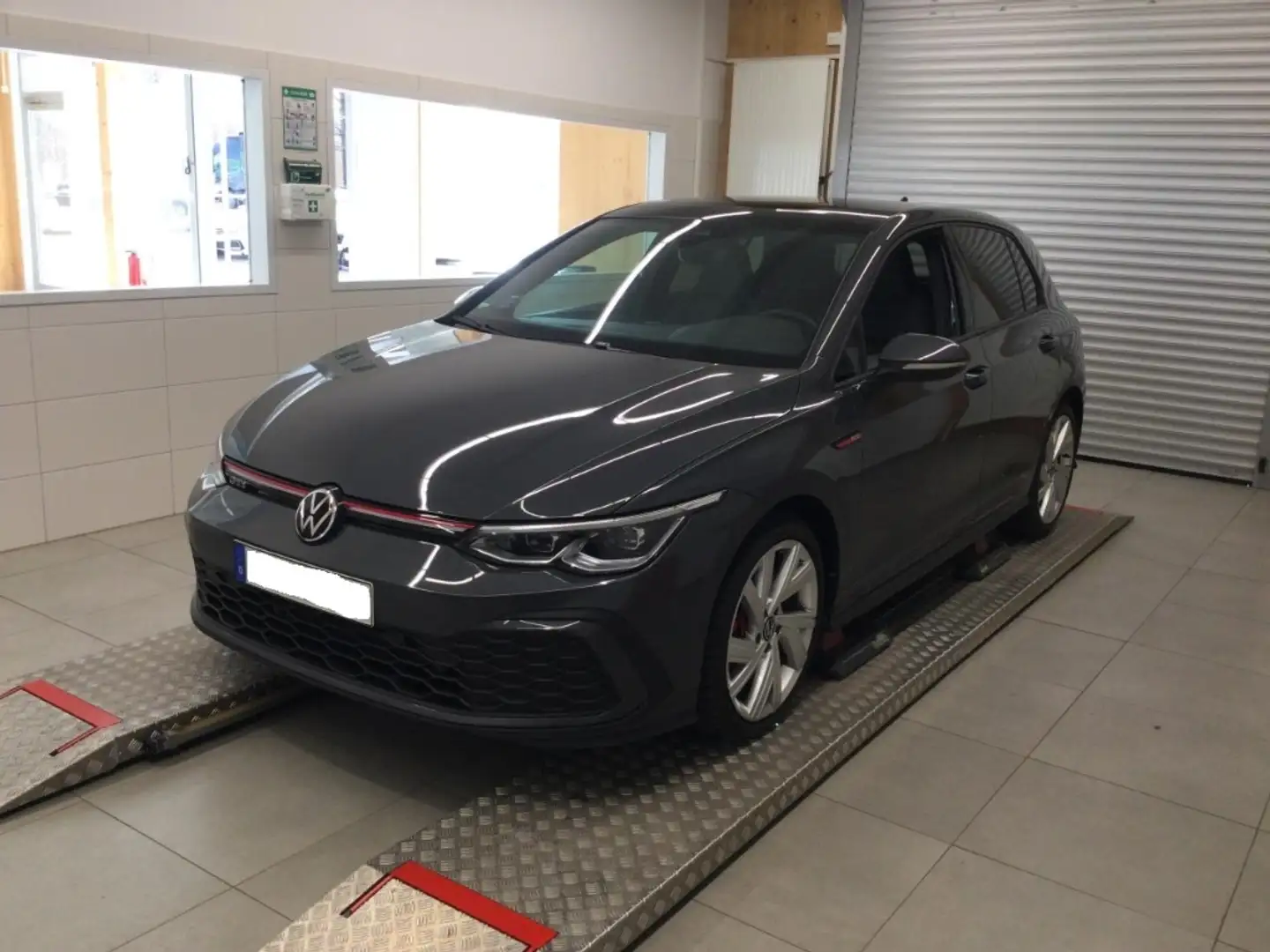 Volkswagen Golf VIII GTI 2.0 TSI AHK-klappbar El. Panodach Navi Di Grau - 1