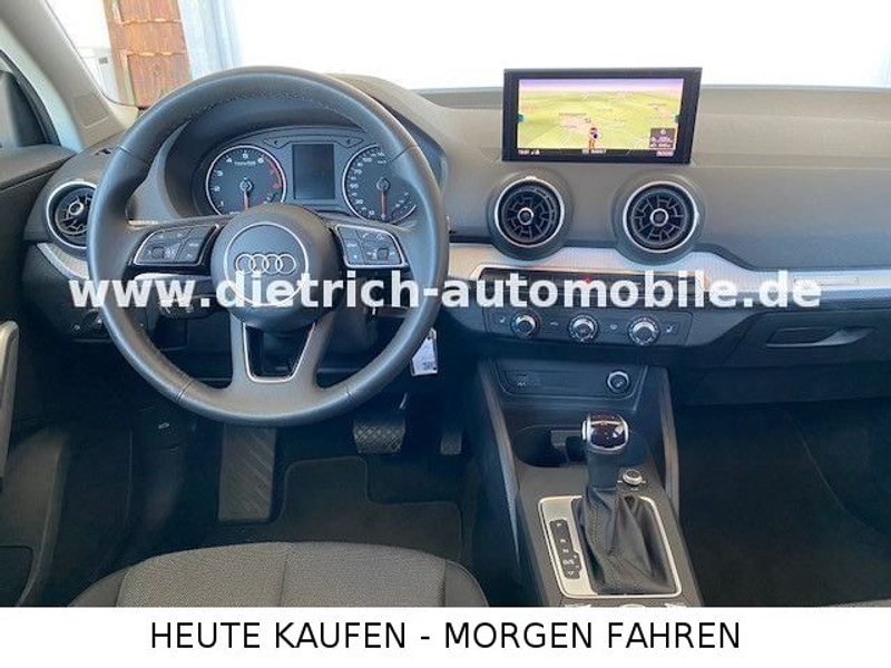 Audi Q2 1,5 TFSI S line DSG PDC SHZ LED ALU NAVi — photo 13
