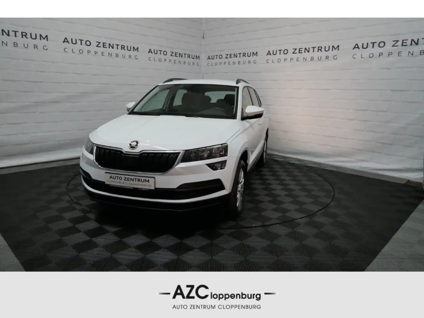 Skoda Karoq Active Klima+Maxi-DOT+PDC+Sitzheizung Weiß - 1