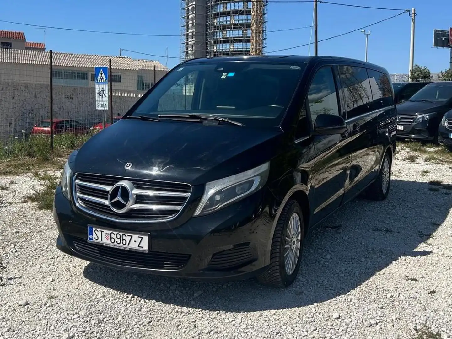 Mercedes-Benz V 220 220d, extralang Schwarz - 1