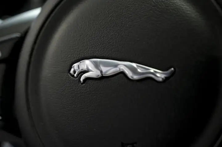 Jaguar XE 2.0 Diesel Prestige 2018, foto 21