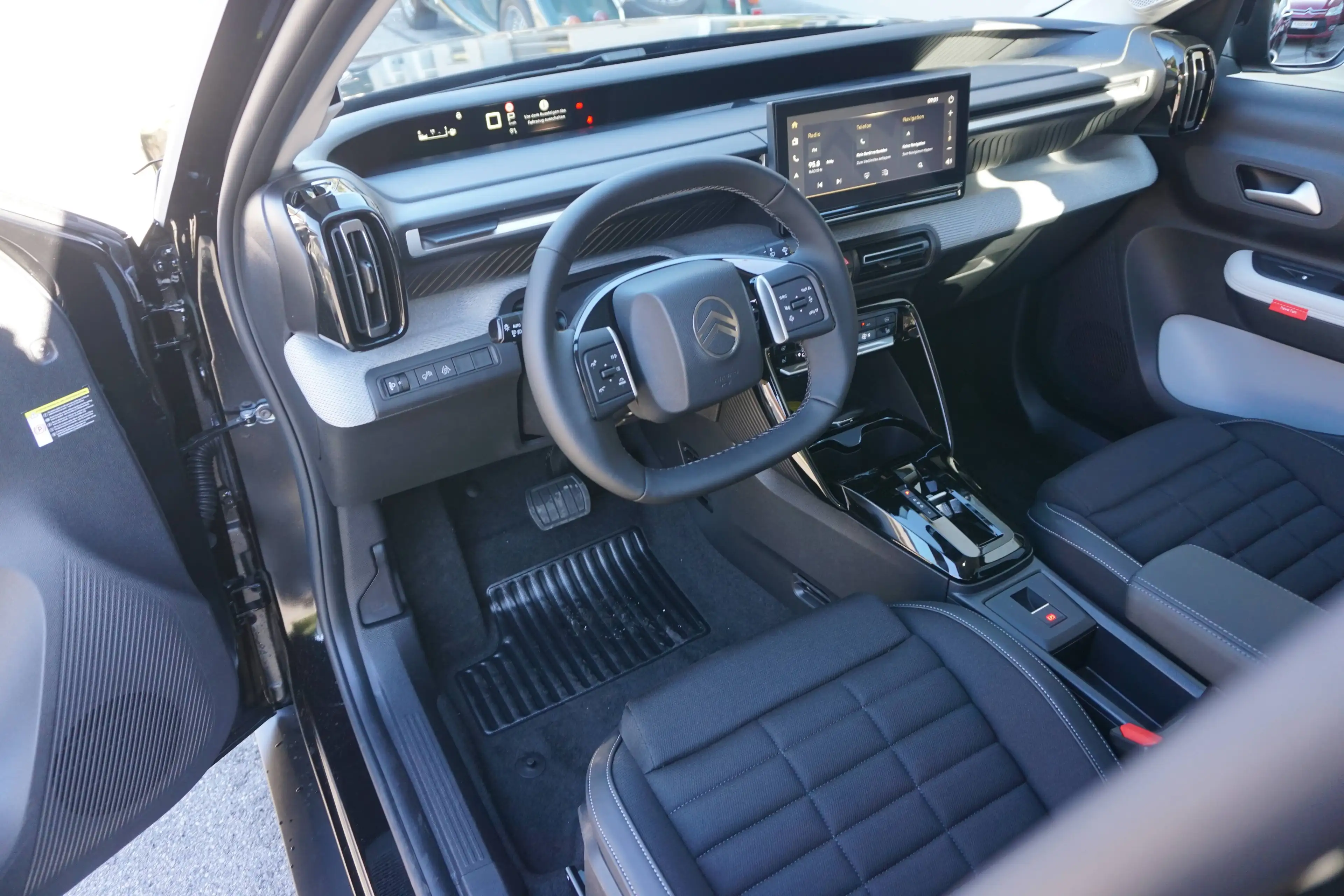 Citroen C3 Aircross Hybrid 145 MAX — photo 12