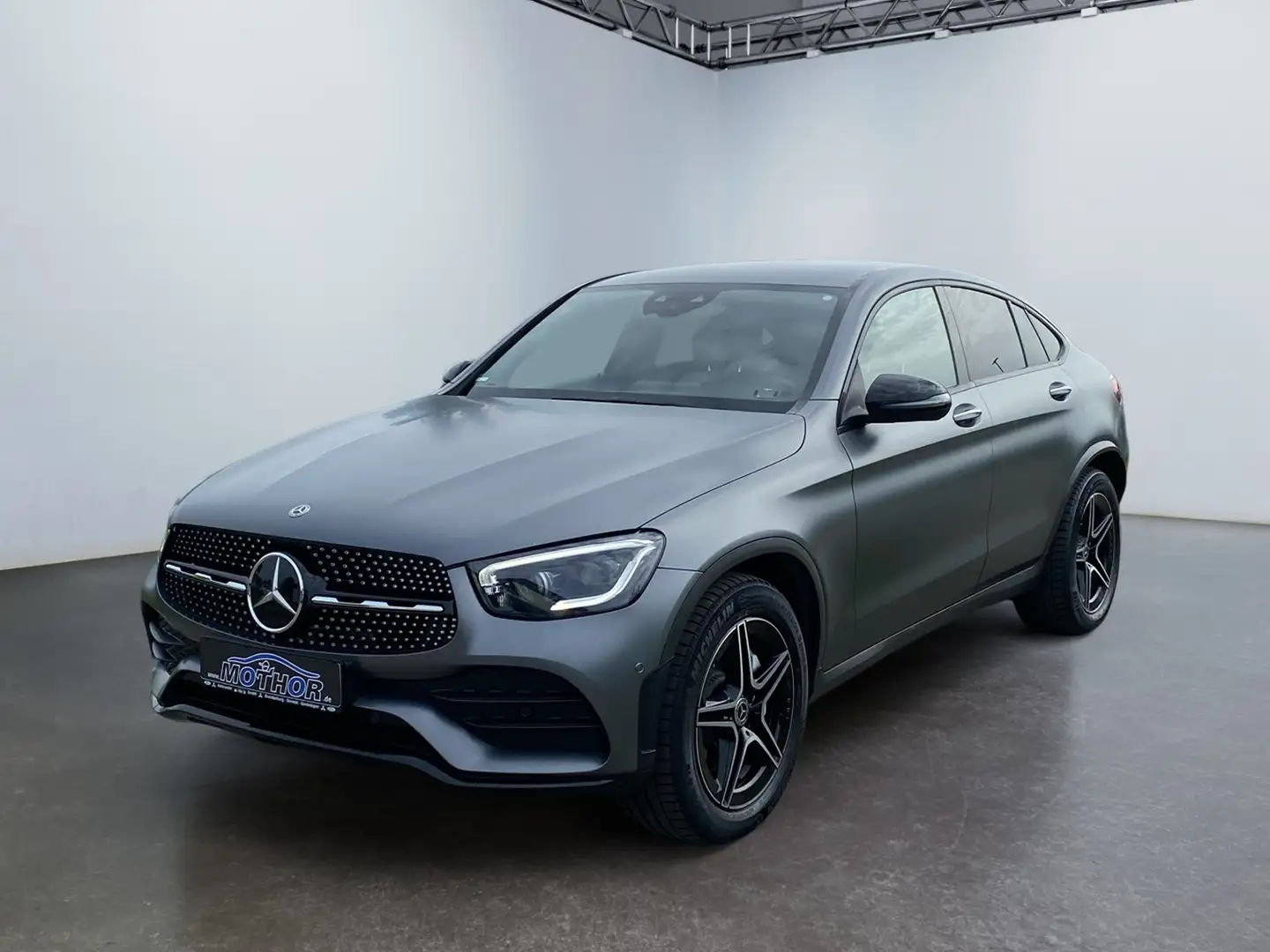 Mercedes-Benz GLC 300 4Matic AMG Line ACC PDC NAVI SHZ KAM Grau - 2