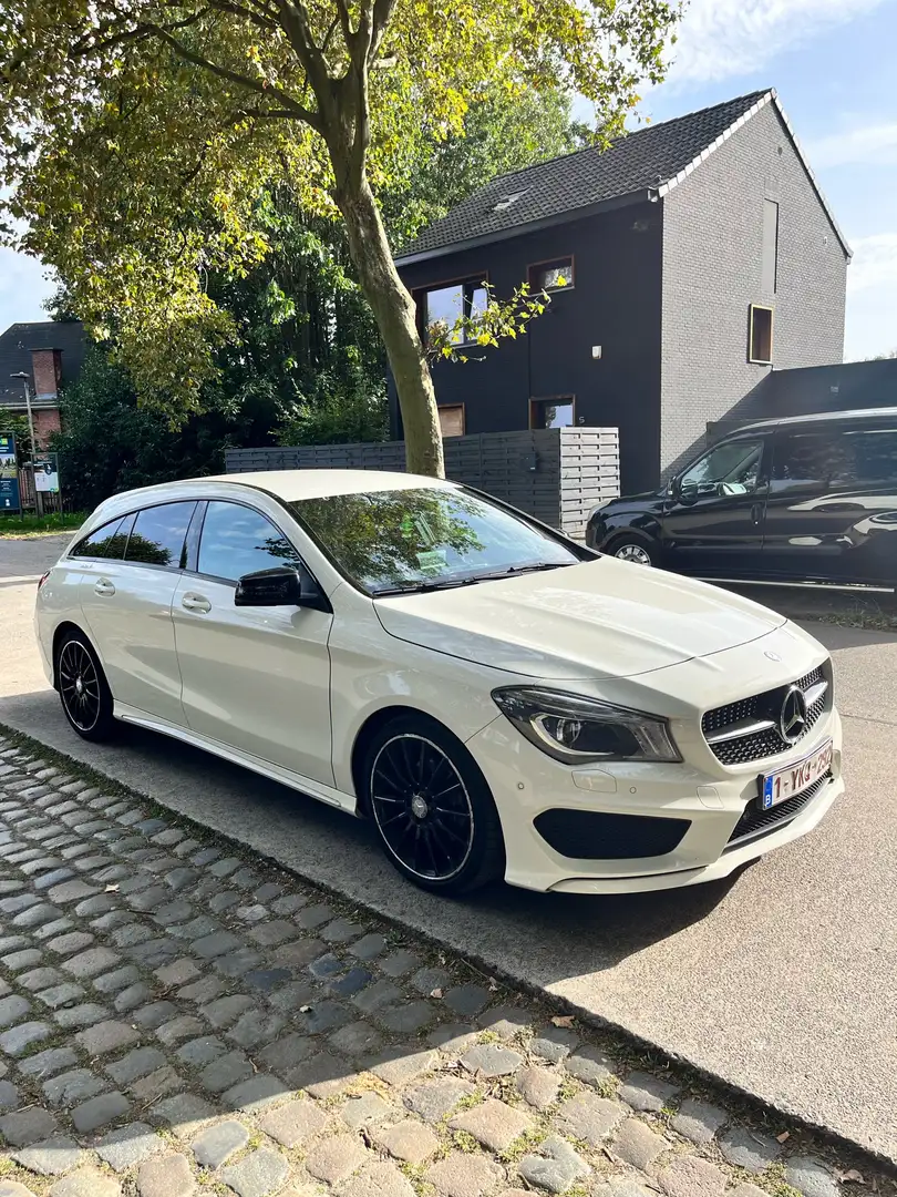 Mercedes-Benz CLA 180 Shooting Brake AMG Line Blanc - 1