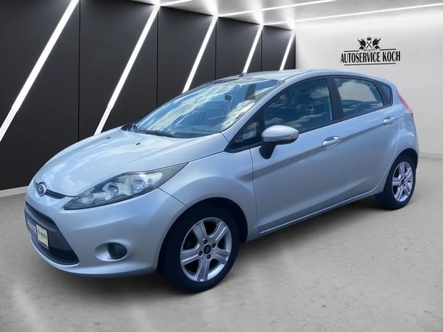 Ford Fiesta Trend Finanzierung Garantie Серебристый - 1