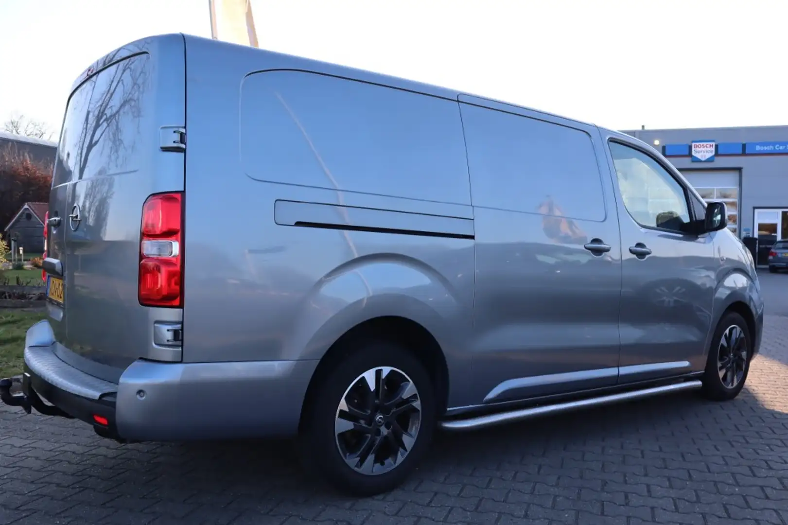 Opel Vivaro 2.0 CDTI L3H1 INNOVVATION lang 2-pers Grijs - 2