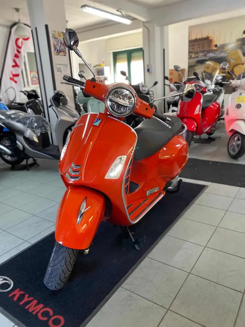 Piaggio Vespa GTS 300 Super GTS Arancione - 1