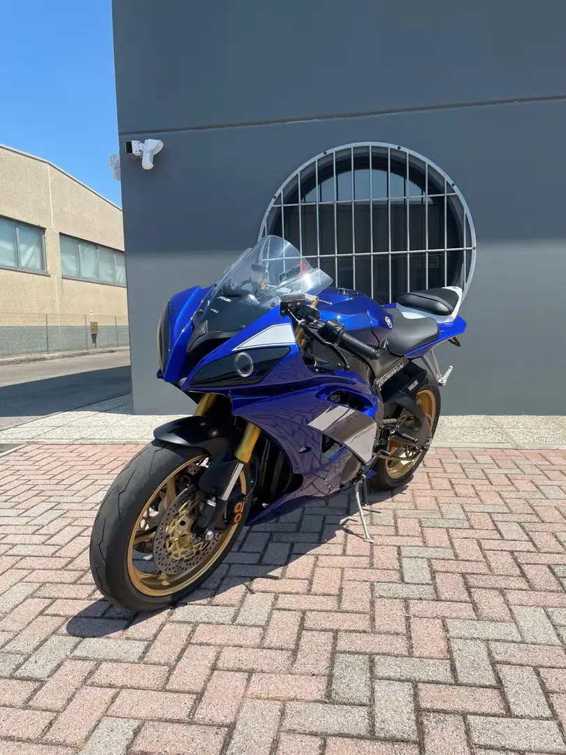 Yamaha YZF 600 r6 - 1