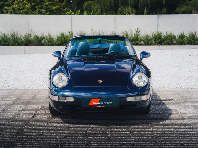 Porsche 911 view 3