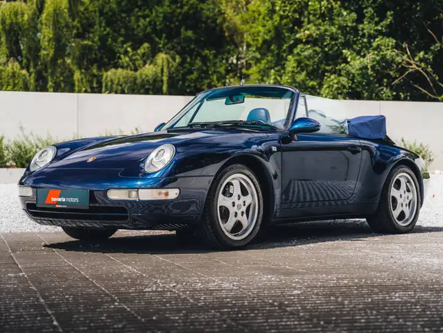 Porsche 911 view 4