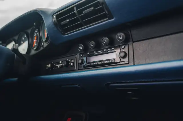 Porsche 911 view 14