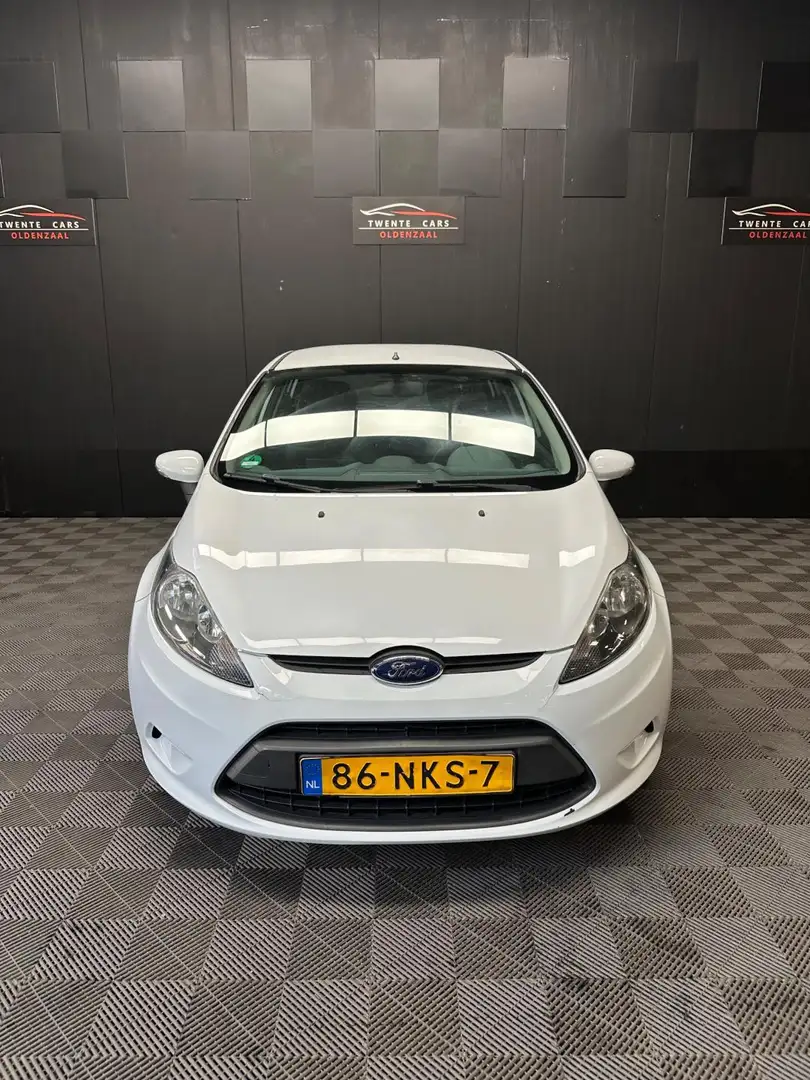 Ford Fiesta 1.25 Limited | Airco | Nieuwe APK | Wit - 2